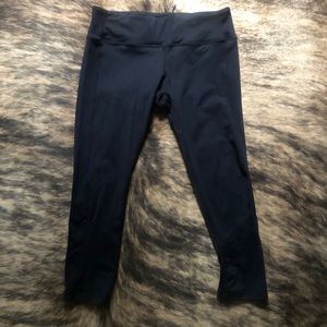 Lululemon Cropped Leggings Back Pocket Sz 8